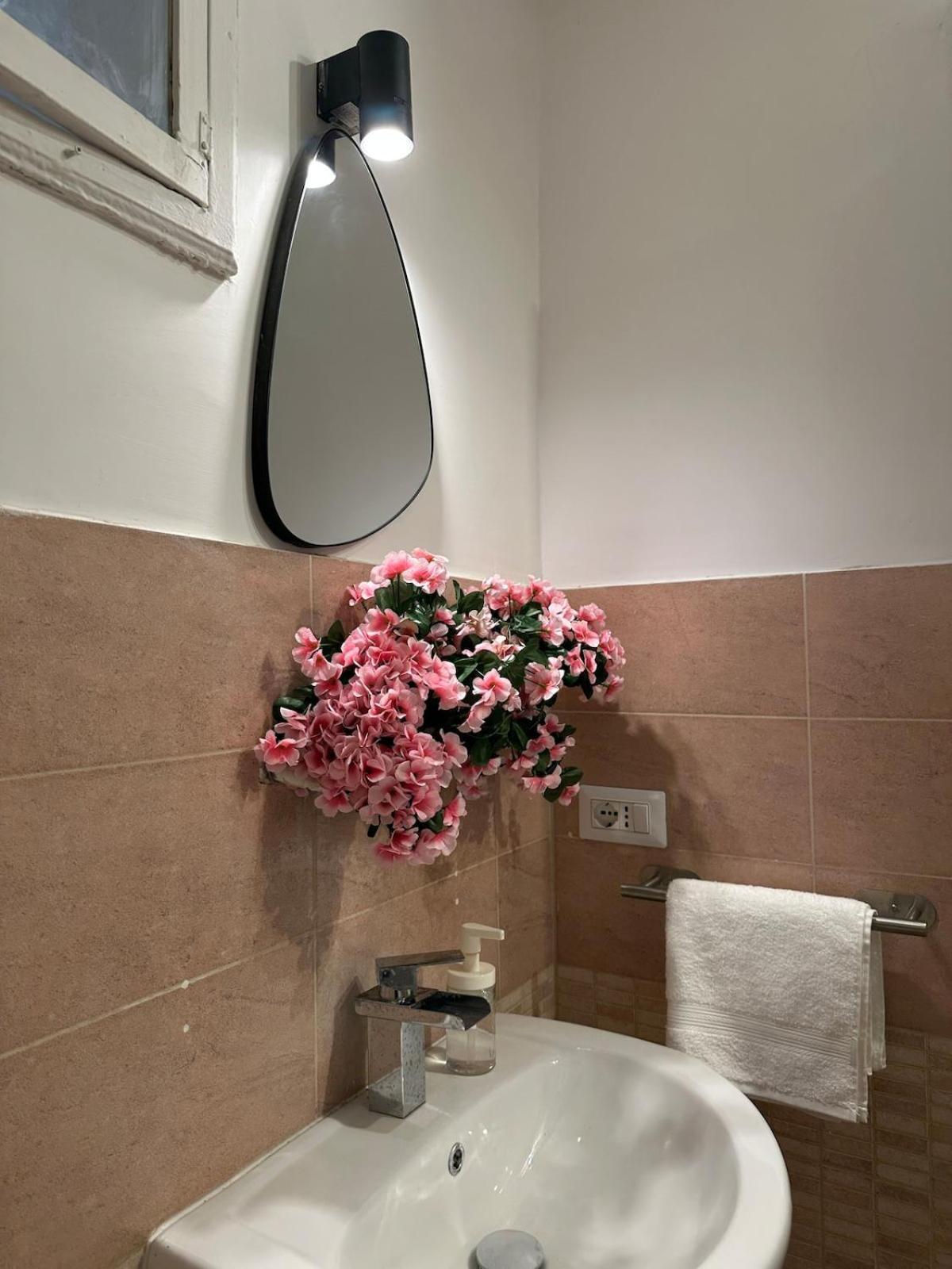 Appartement Duomo - Tribunali In The Historic Center Naples